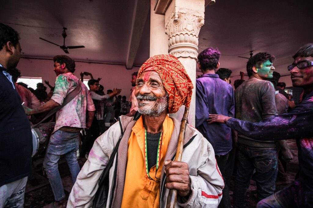 Los festivales más coloridos del mundo y dónde encontrarlos 1 Hombre de edad en la India