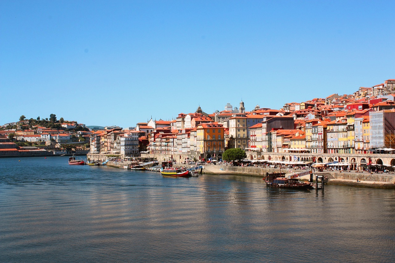 Los mejores meses para viajar a Europa con bajo presupuesto 1 Ciudad de Oporto